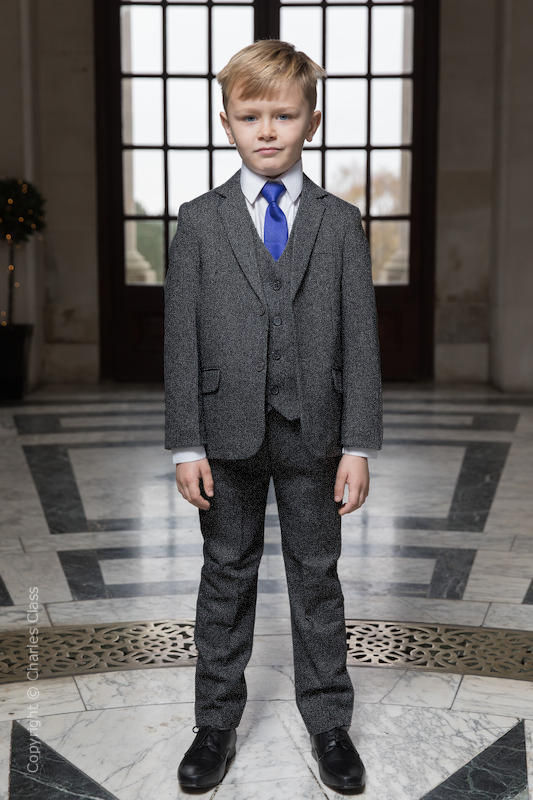 I Tested The Classic Style And Functionality Of A Men's Tweed Sport